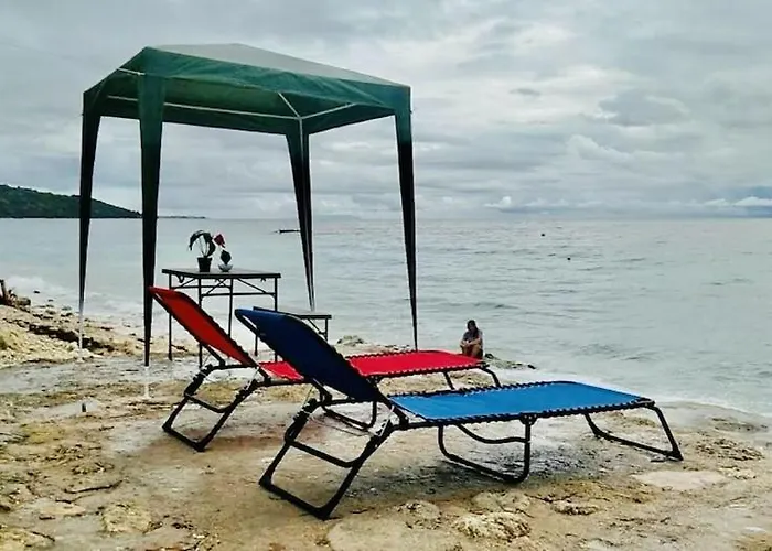 Samanthas Cove Private House Oslob Cebu Locals Call It The White House * Luka