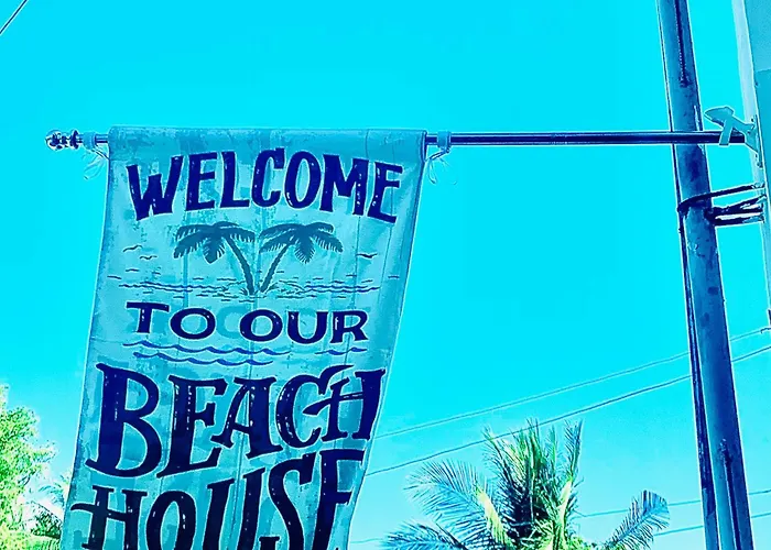 Vakantiehuis Samanthas Cove Private House Oslob Cebu Locals Call It The White House