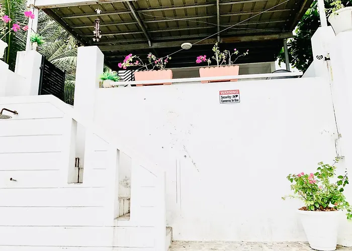 Samanthas Cove Private House Oslob Cebu Locals Call It The White House Luka