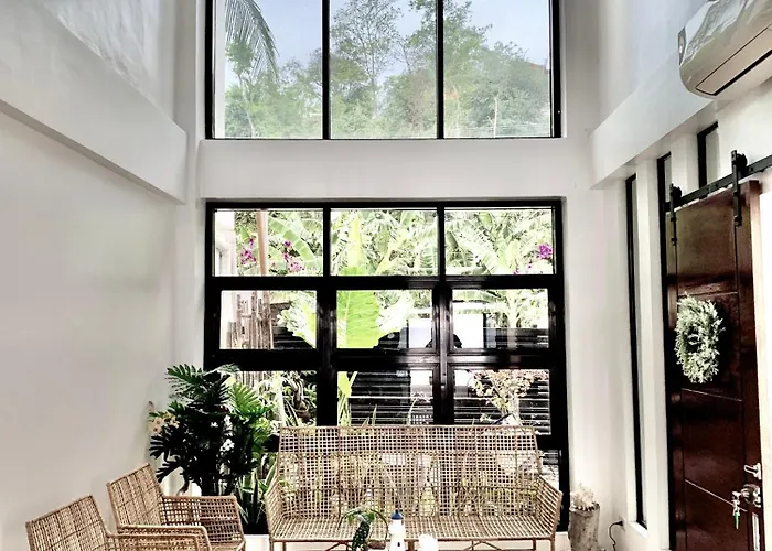 Samanthas Cove Private House Oslob Cebu Locals Call It The White House Luka