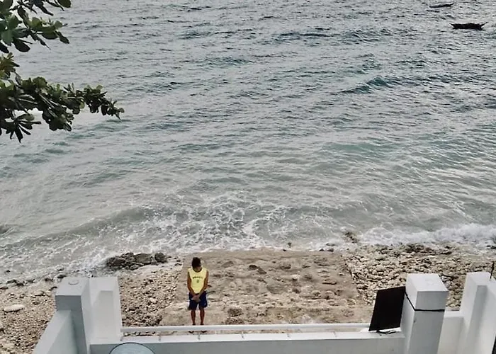 Samanthas Cove Private House Oslob Cebu Locals Call It The White House Vakantiehuis Luka