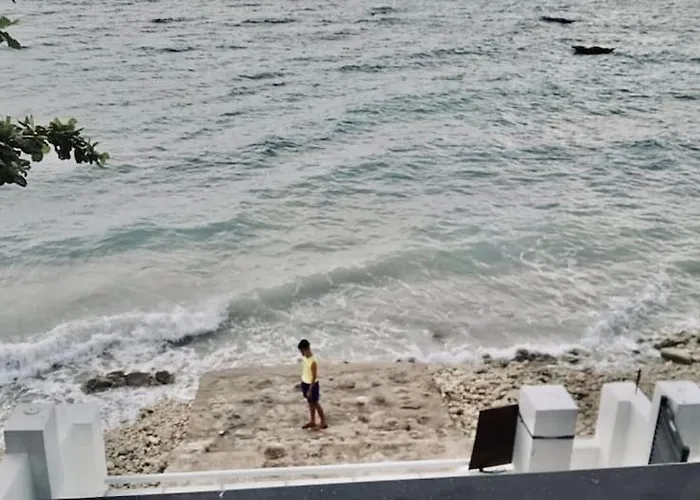 Samanthas Cove Private House Oslob Cebu Locals Call It The White House * Luka